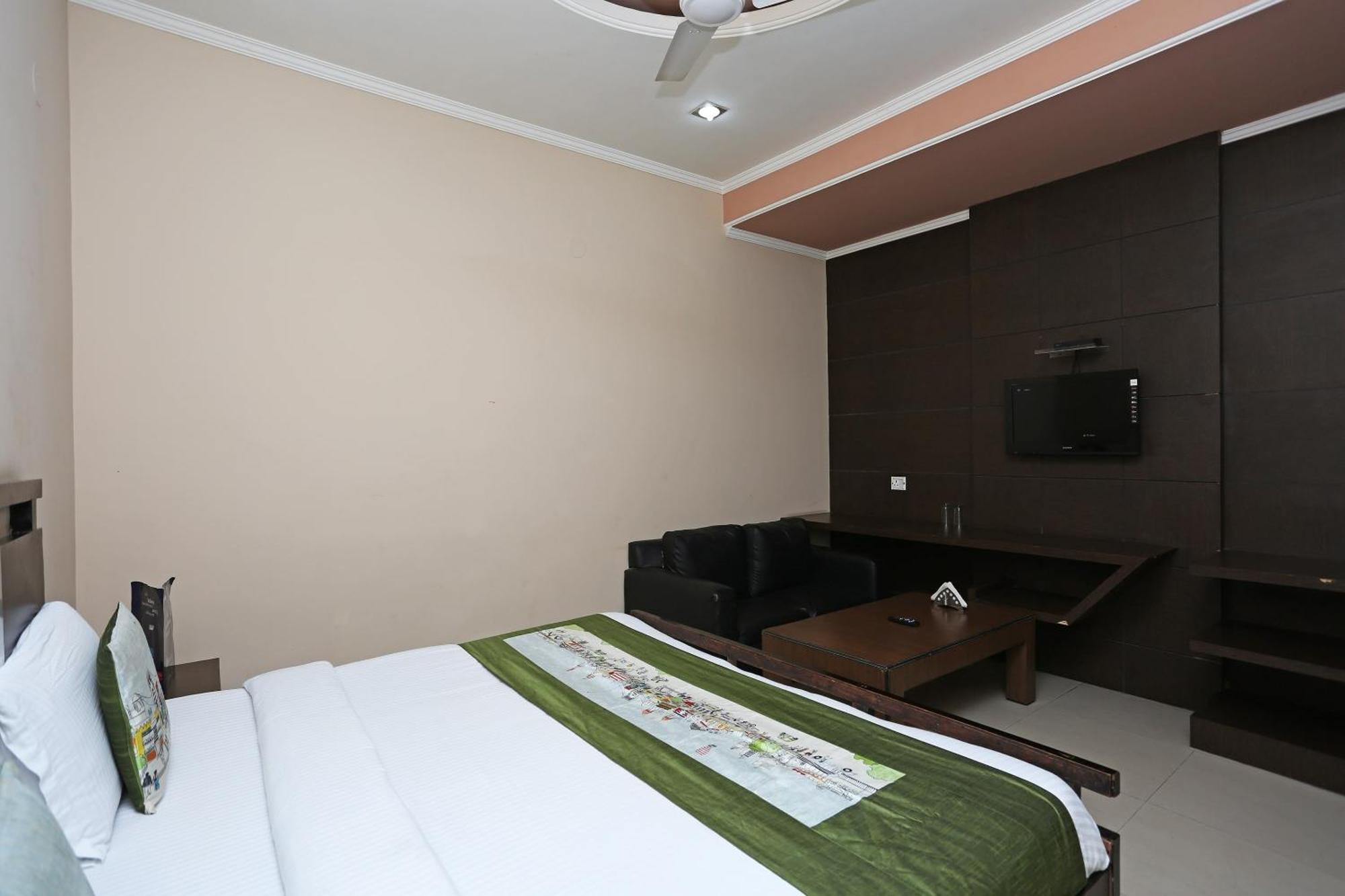 Hotel O Mukut Regency Ghaziabad Luaran gambar